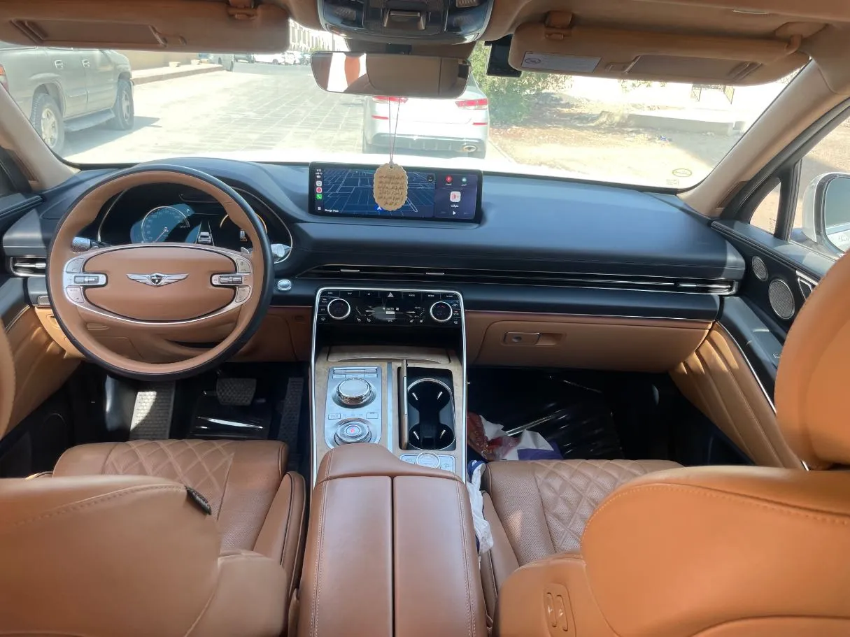 Car image 18