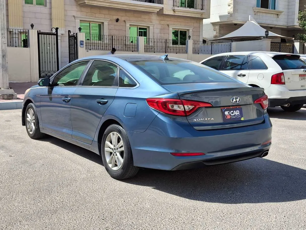 Car image 7