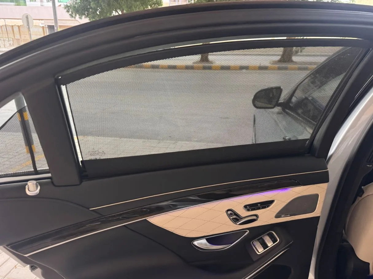 Car image 24