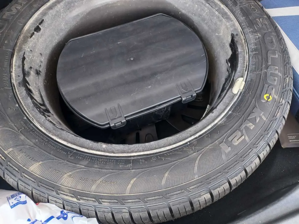 Car image 22