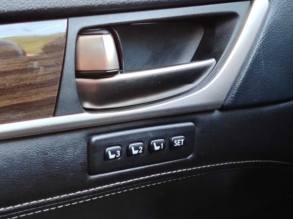 Car image 36
