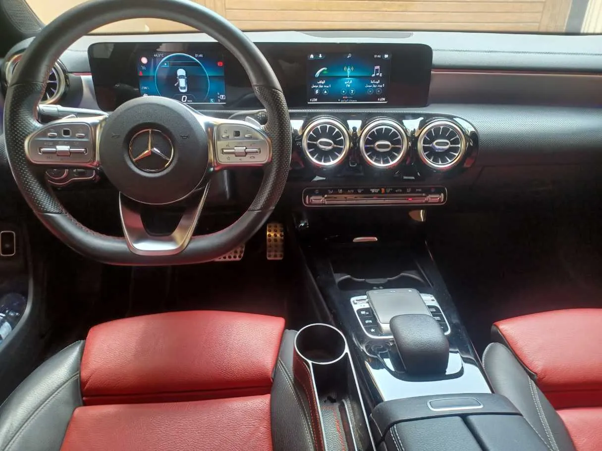 Car image 16