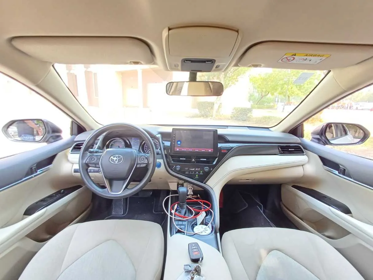 Car image 14