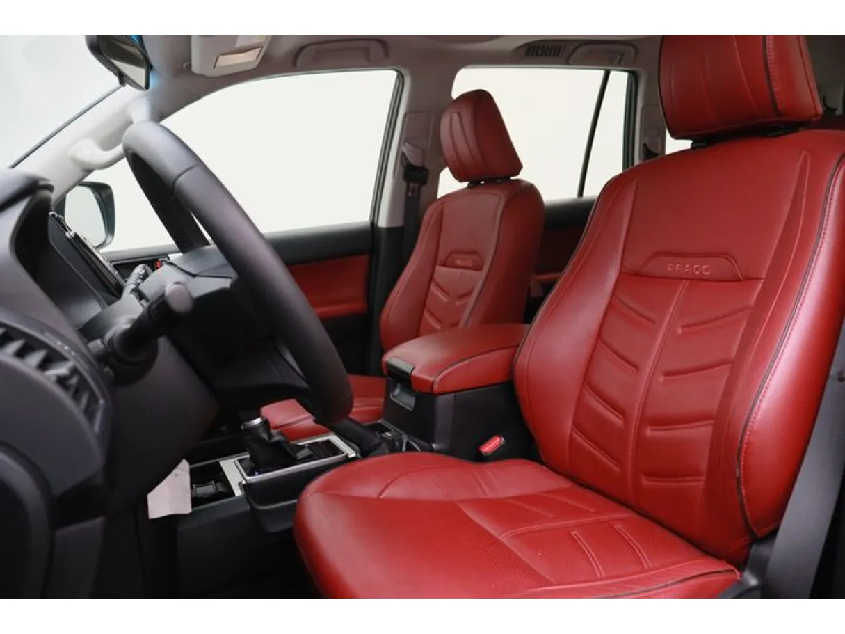 Car image 8