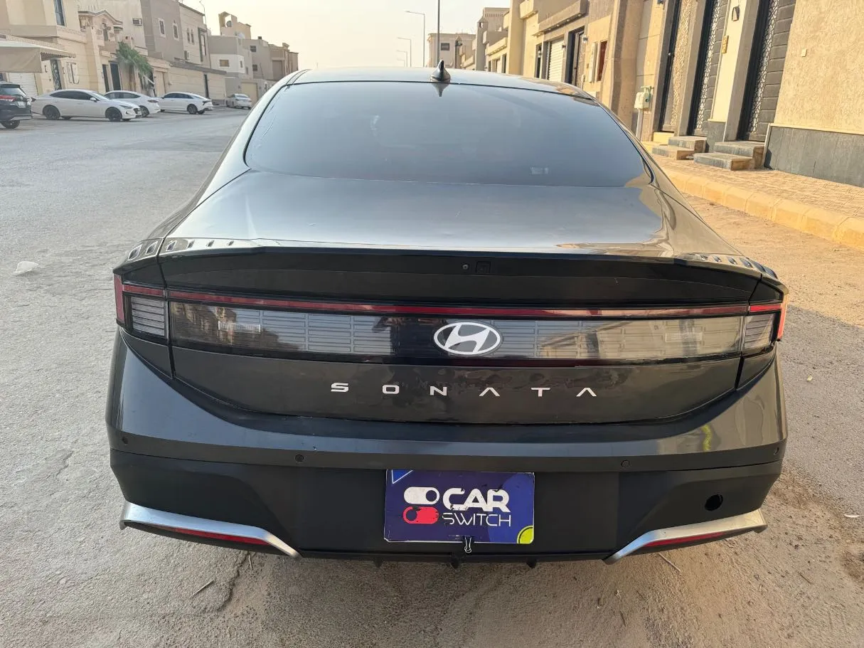 Car image 6