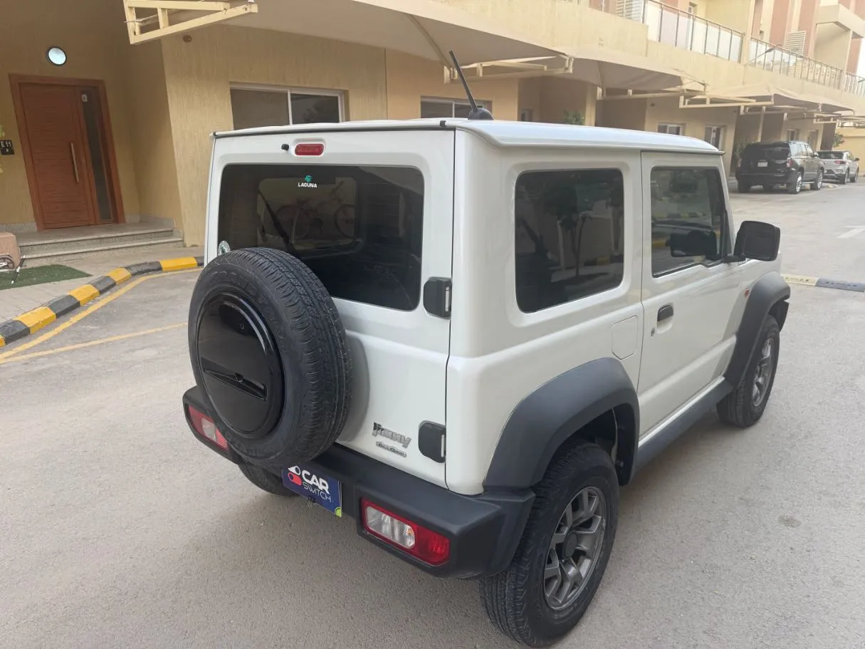Car image 5