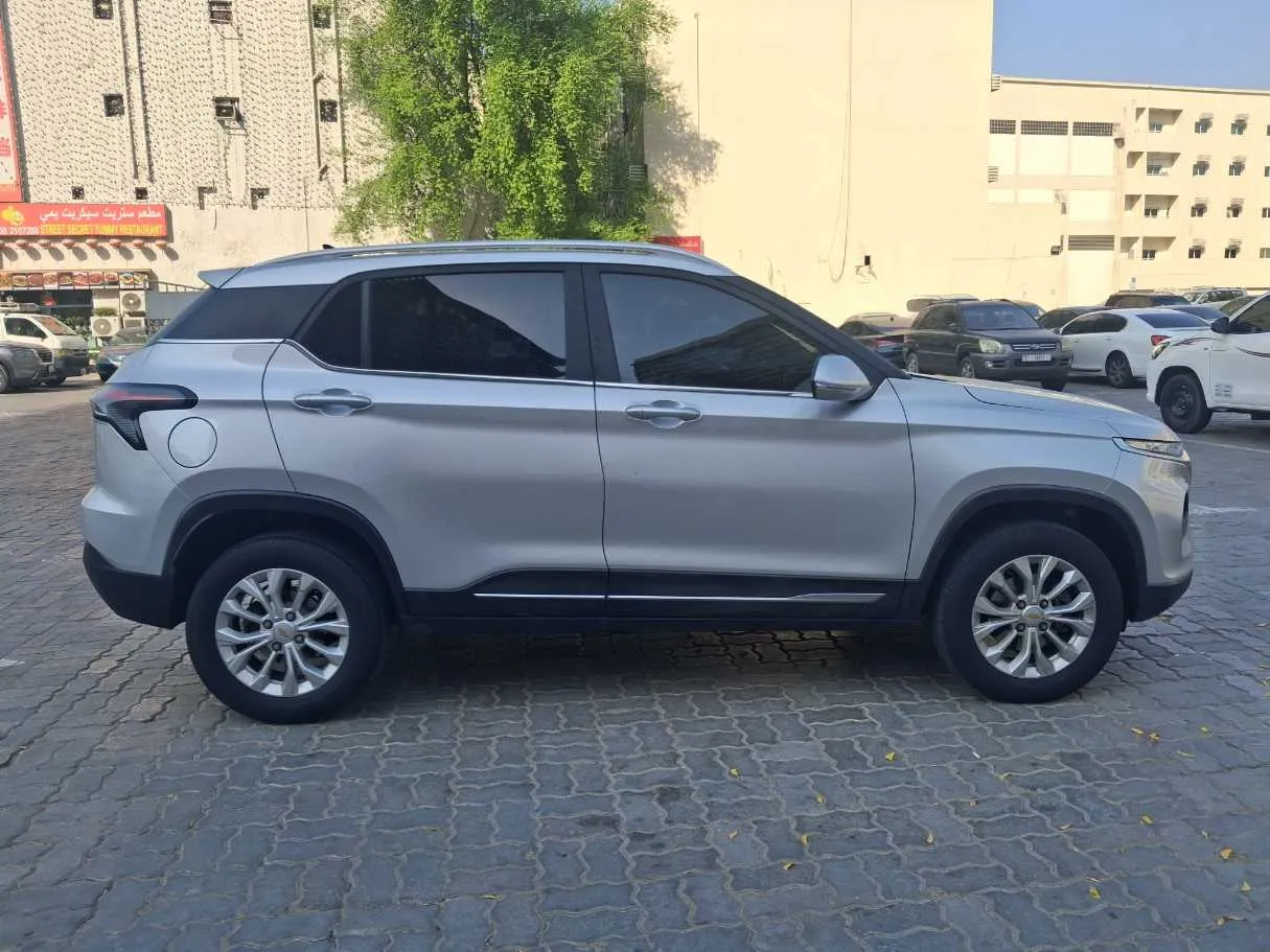 Car image 8