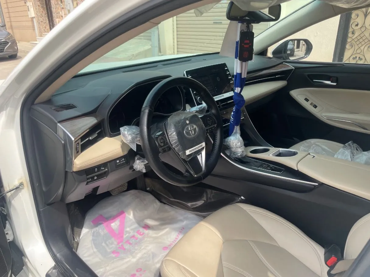 Car image 11