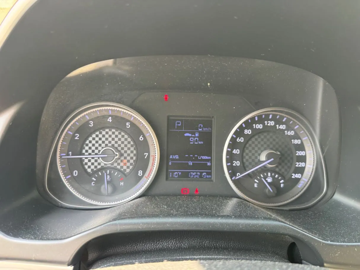 Car image 18