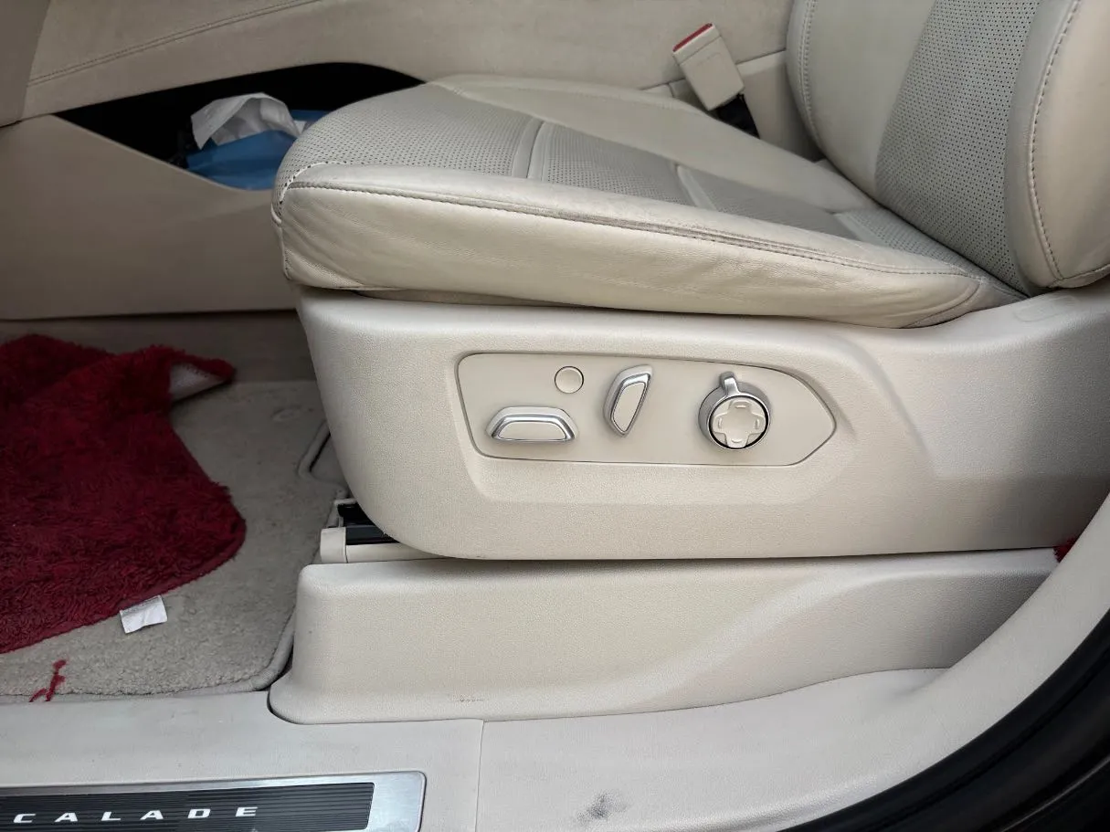 Car image 34