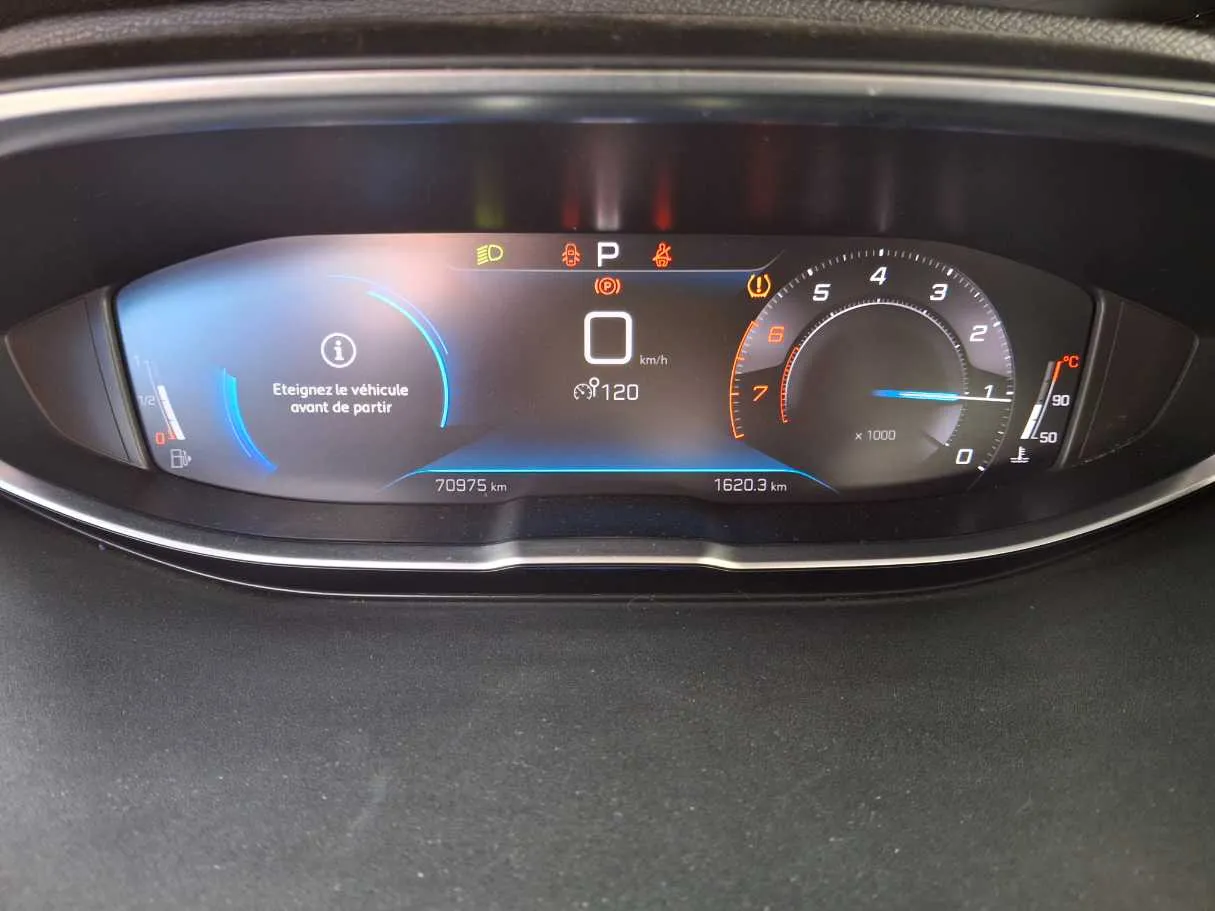 Car image 17