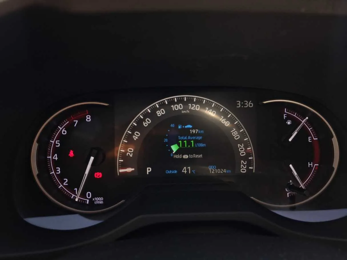 Car image 18