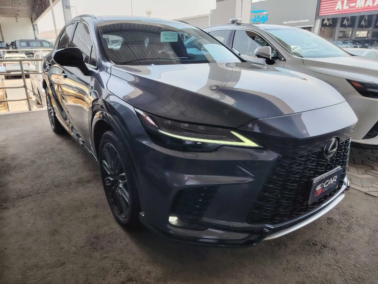 Car image 3