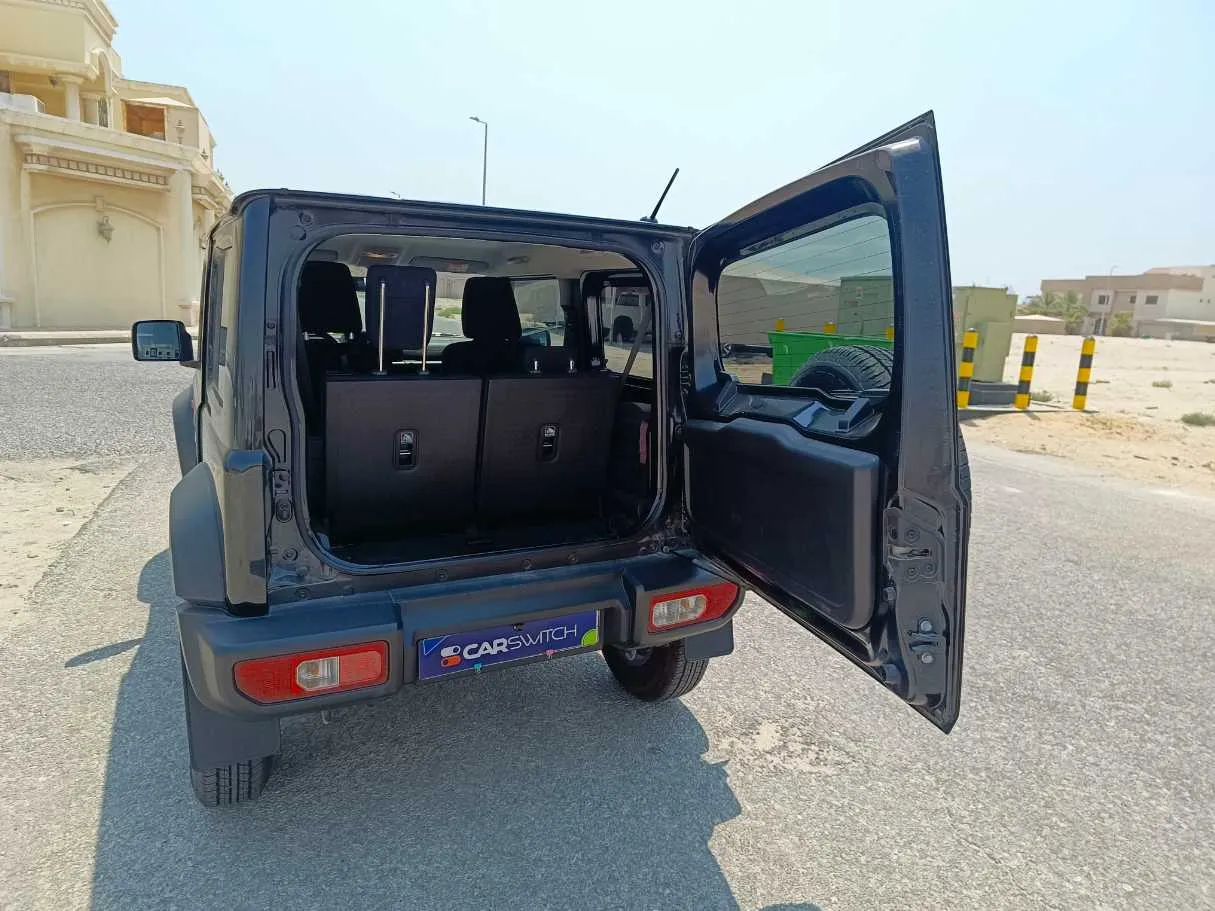 Car image 24