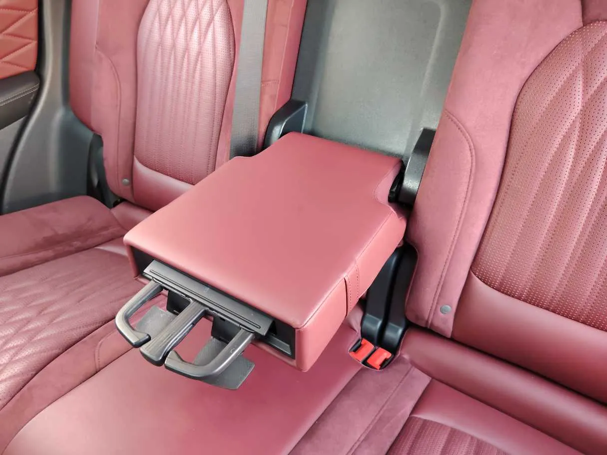 Car image 31