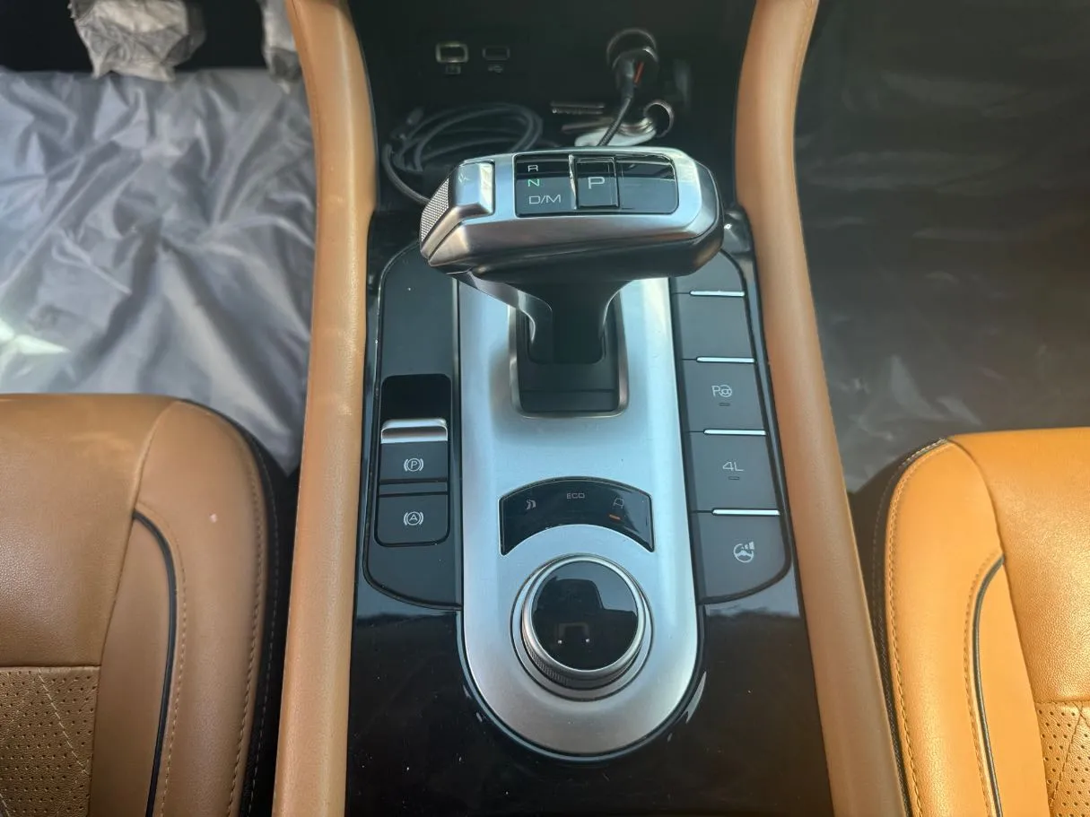 Car image 18