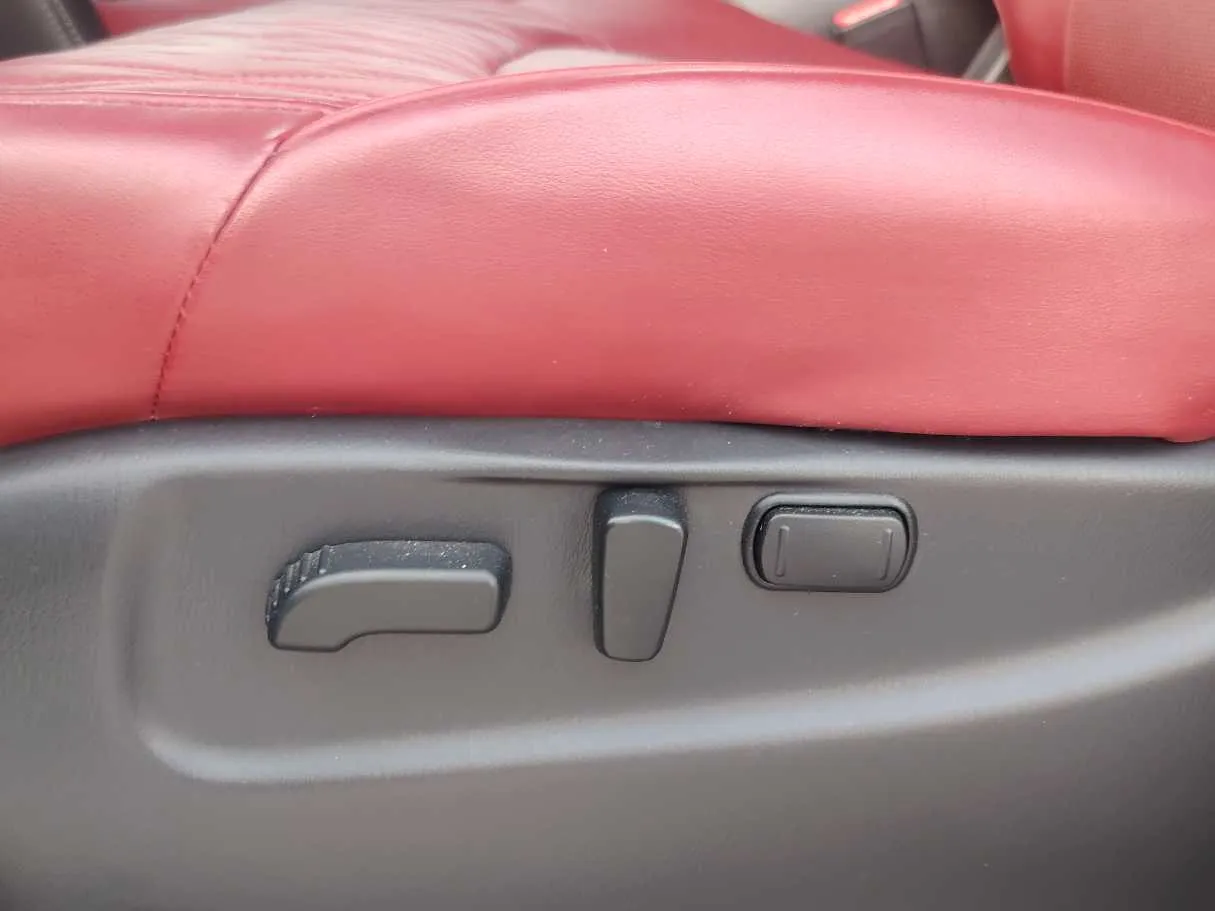 Car image 37