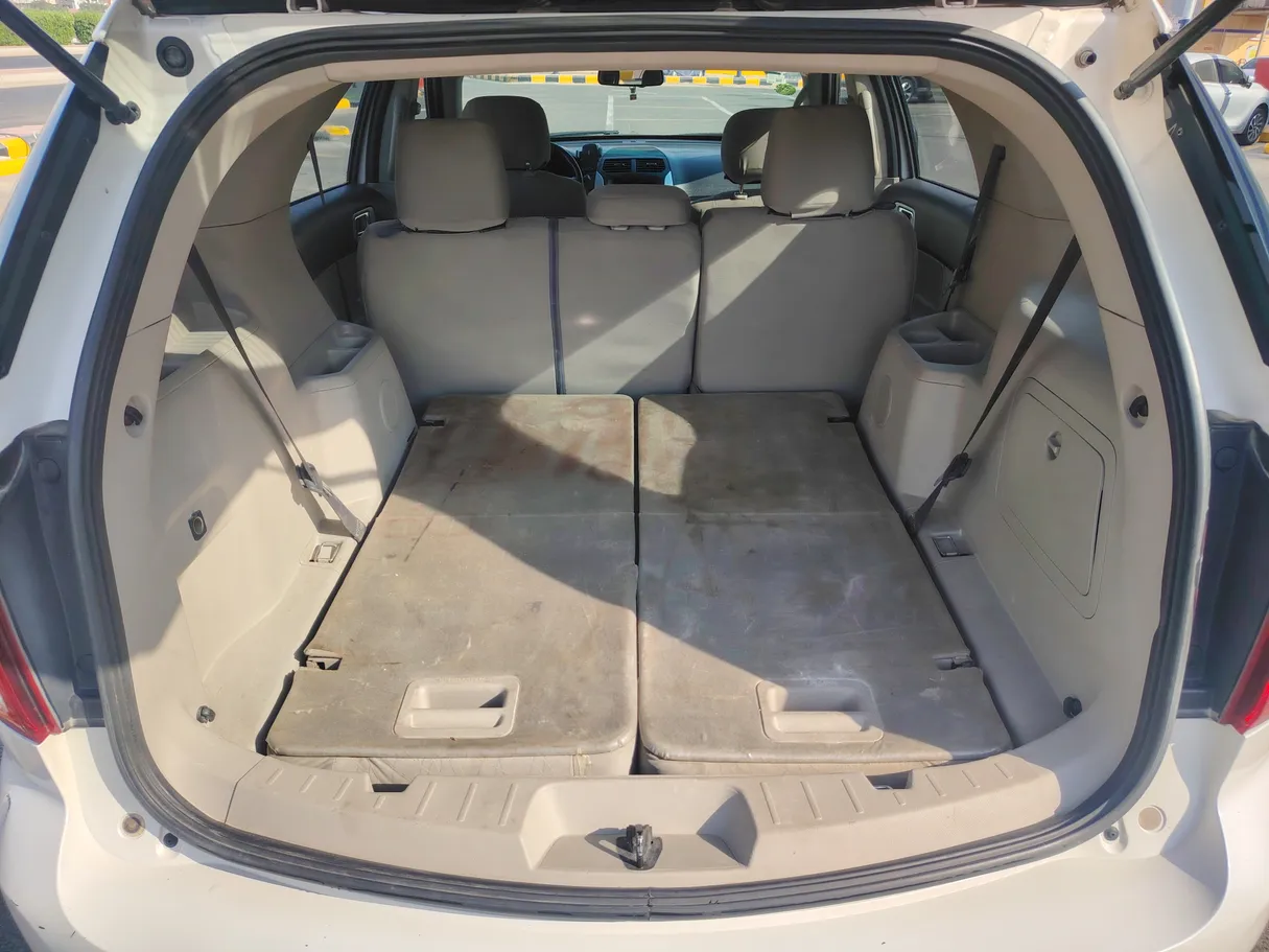 Car image 27