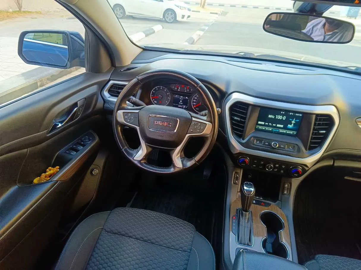 Car image 18