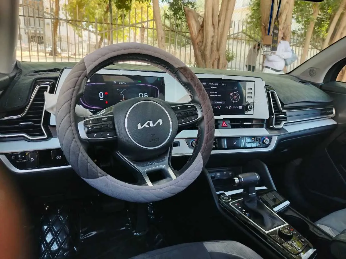 Car image 27