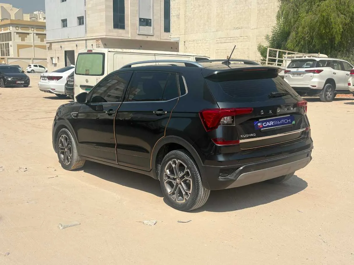 Car image 5