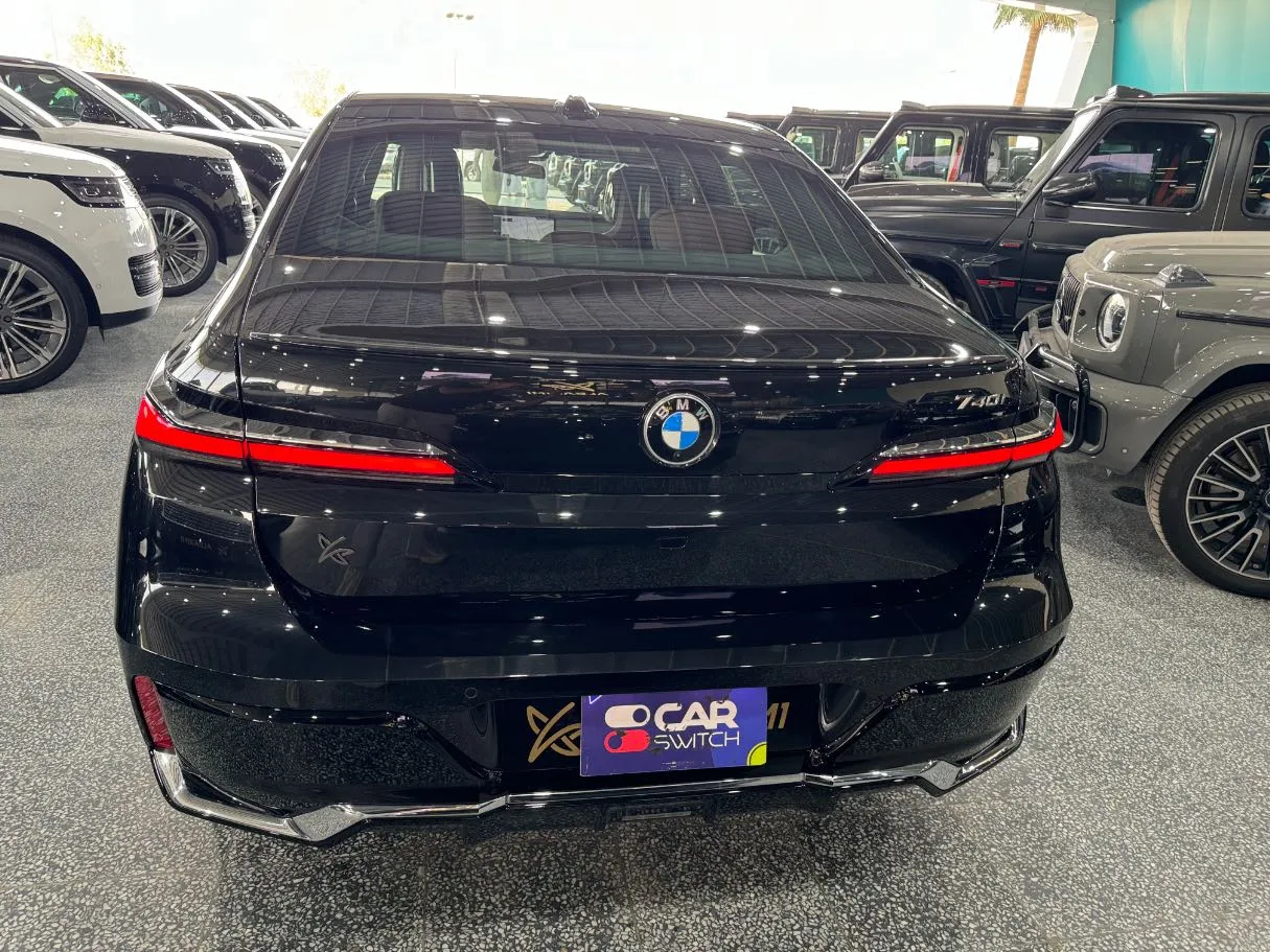 Car image 5