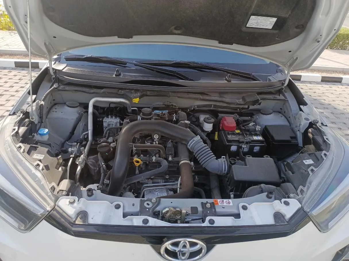 Car image 19