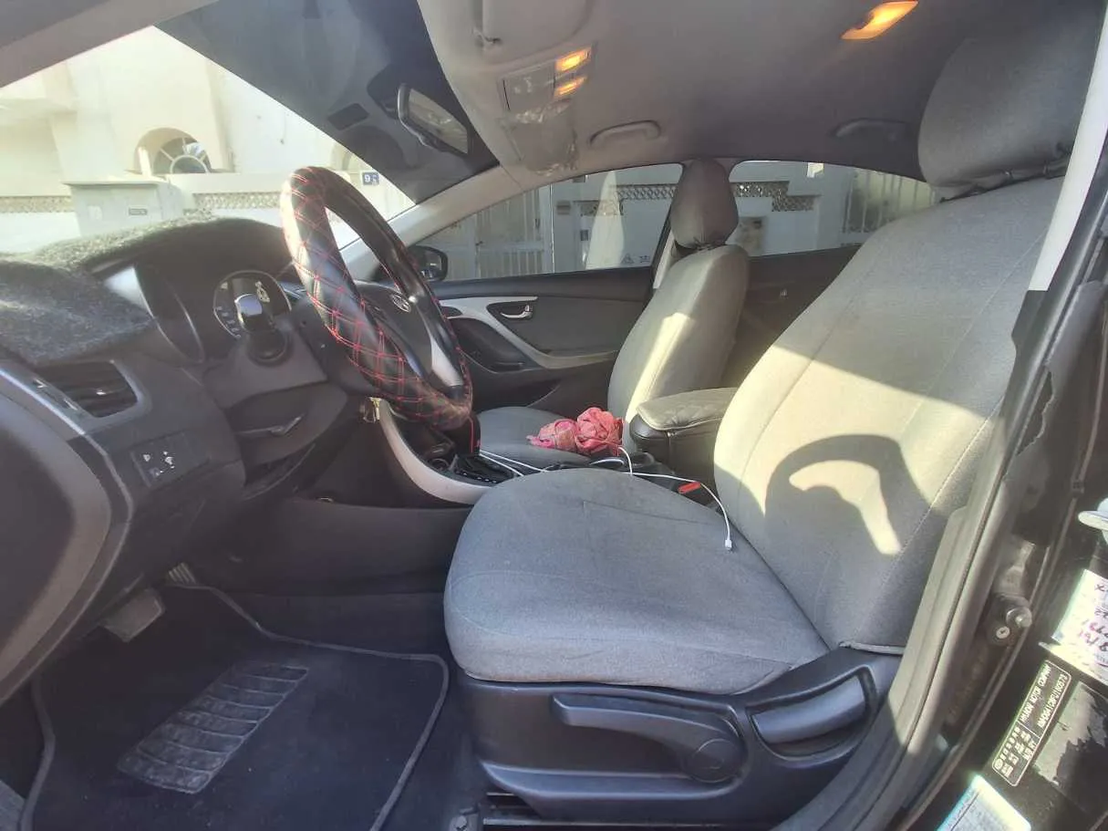 Car image 12