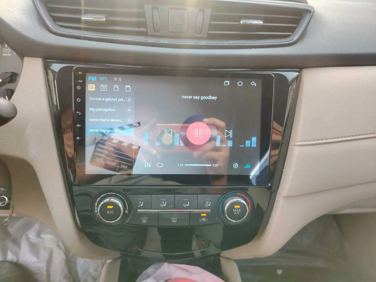 Car image 24