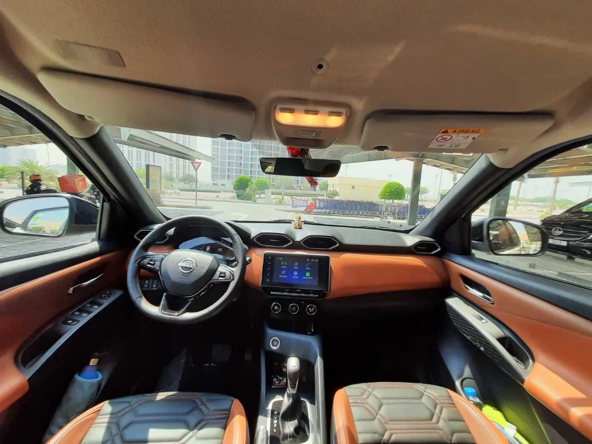 Car image 17