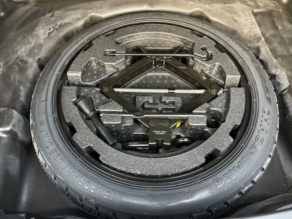 Car image 34