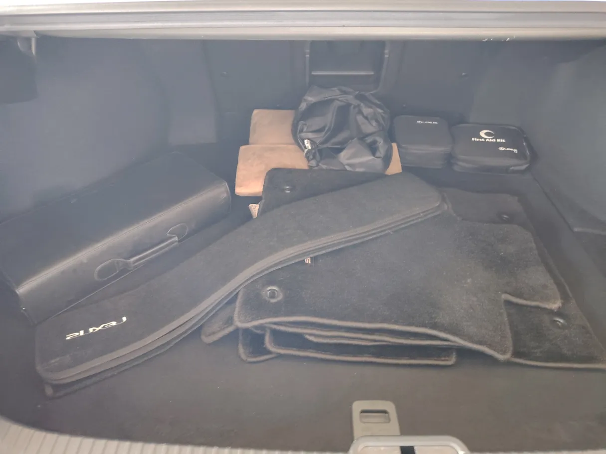 Car image 38