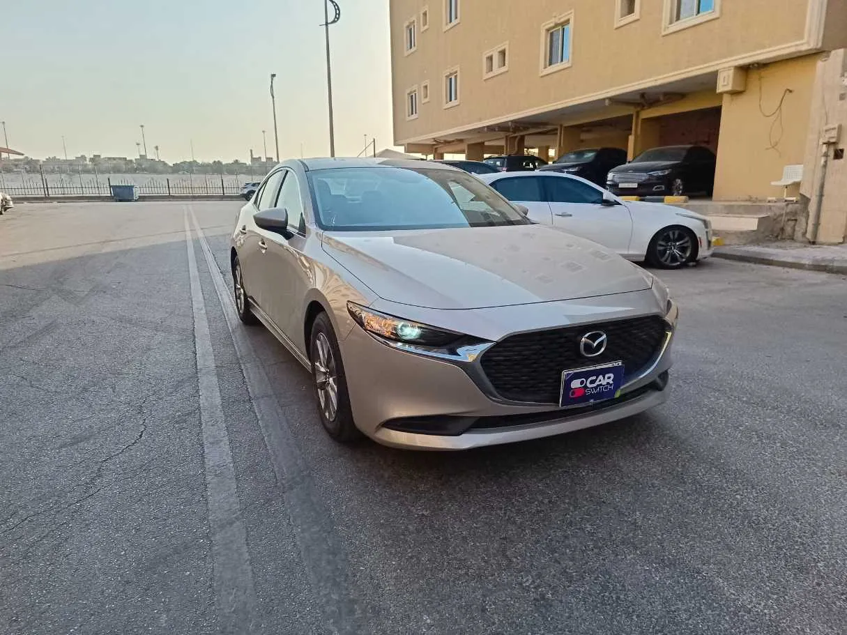 Car image 3