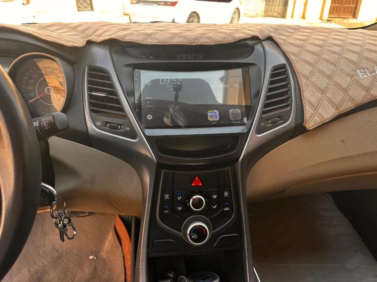 Car image 18