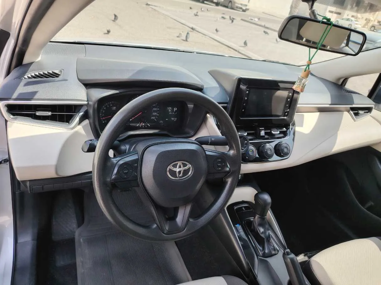 Car image 13