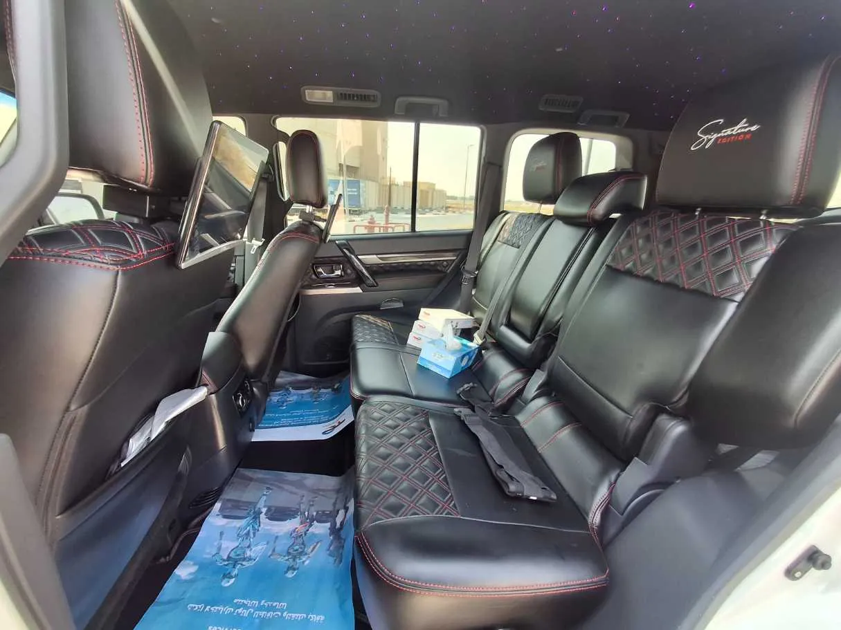 Car image 13