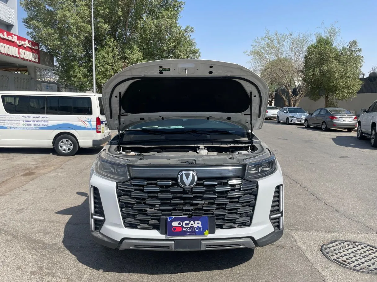Car image 25