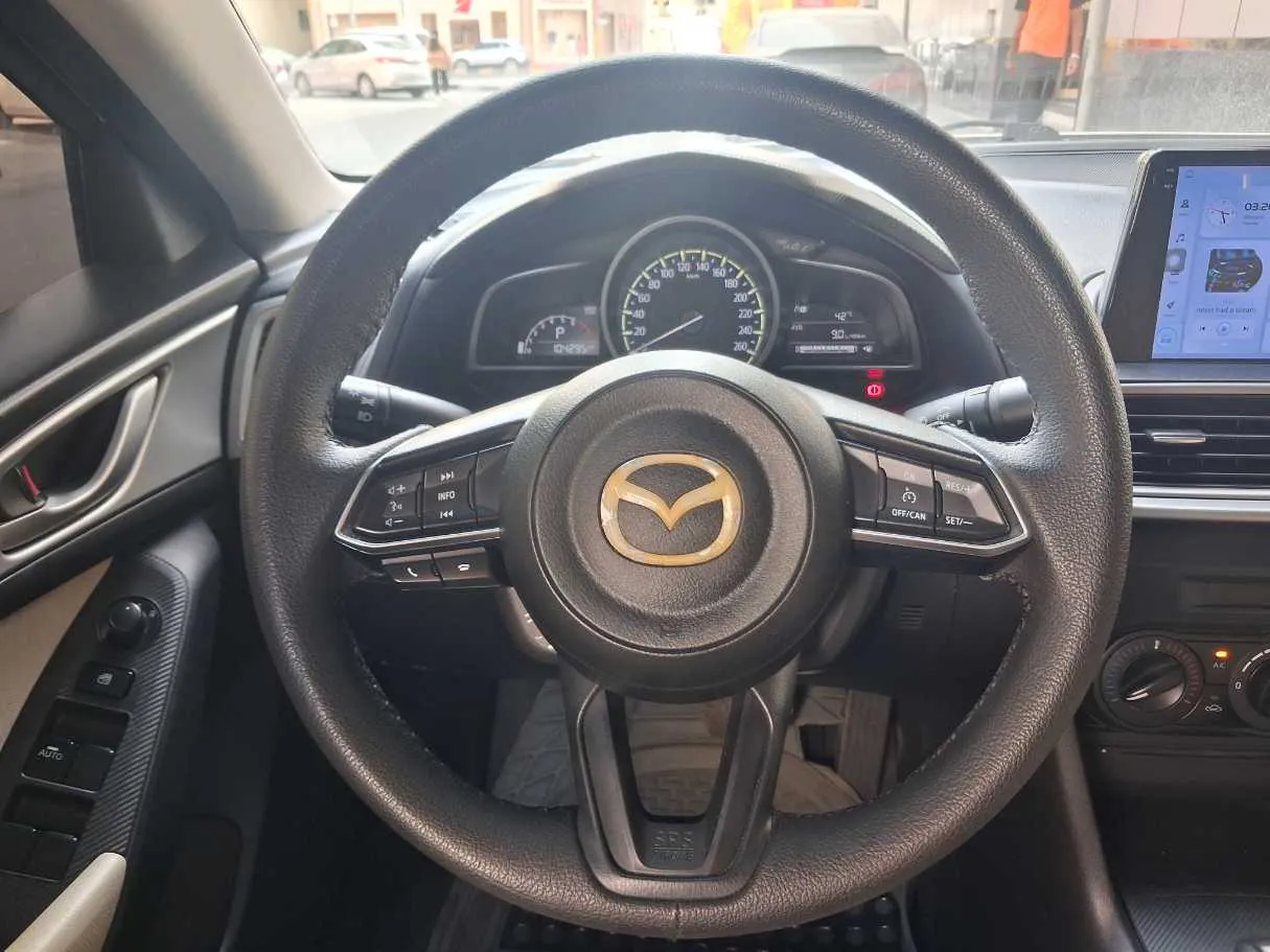 Car image 16