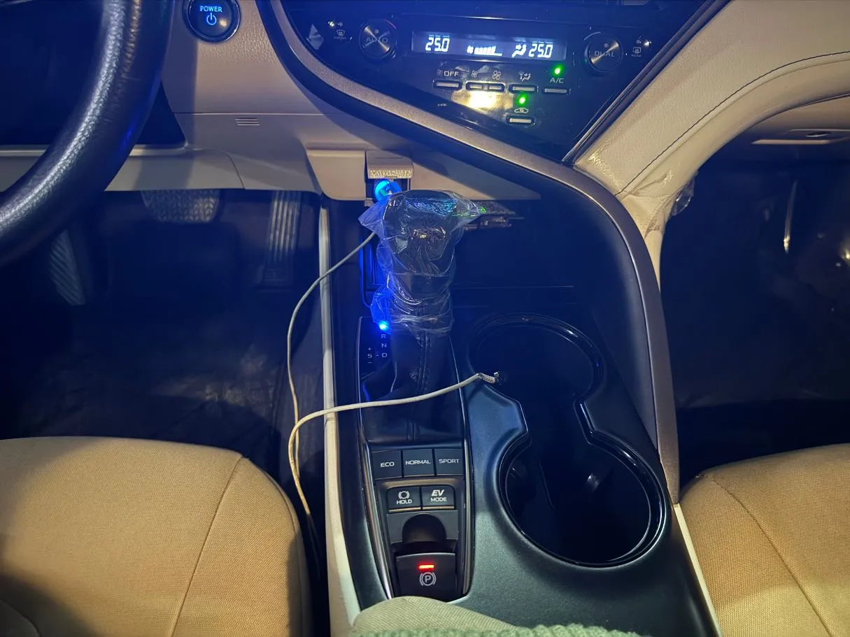 Car image 16
