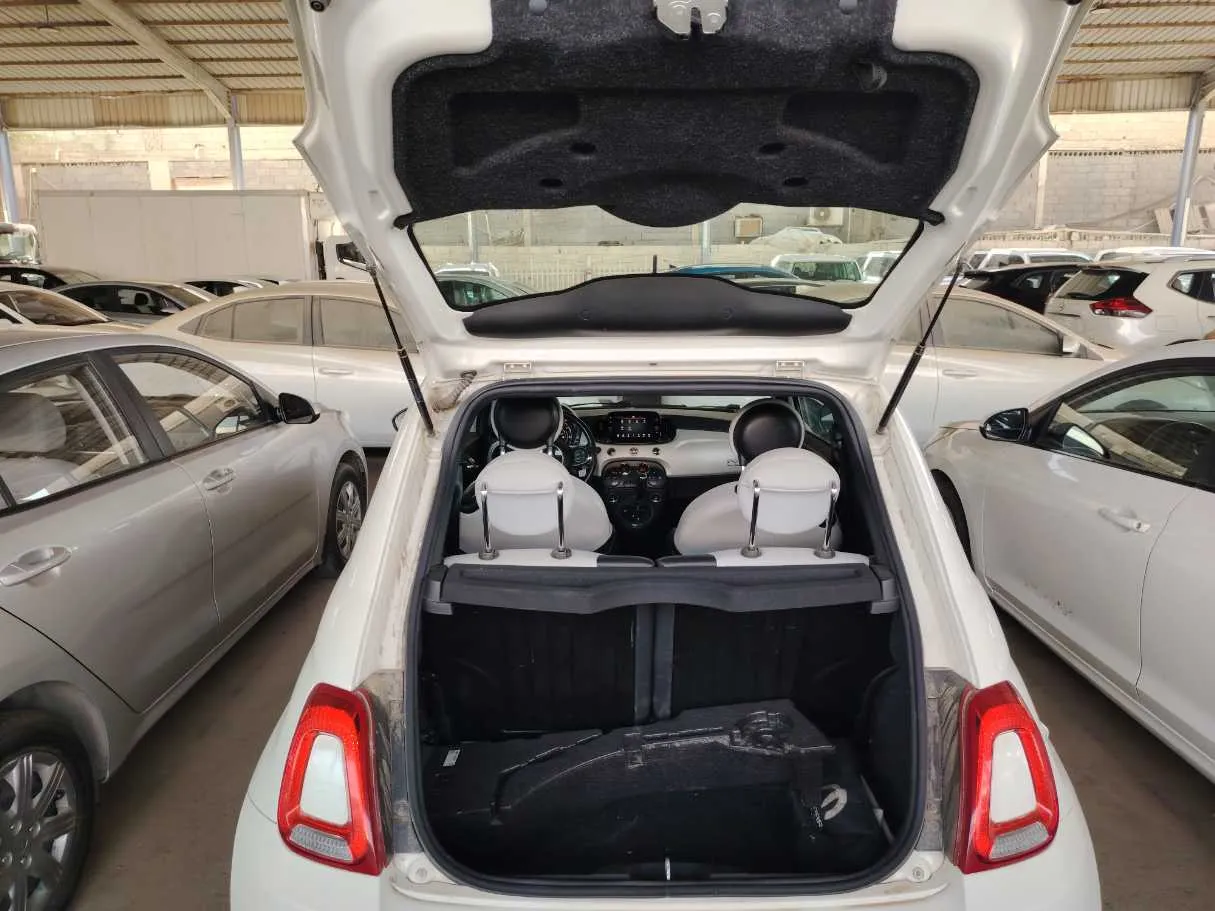 Car image 24