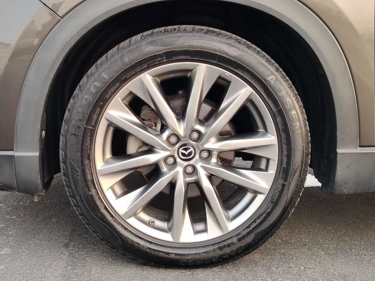 Car image 10
