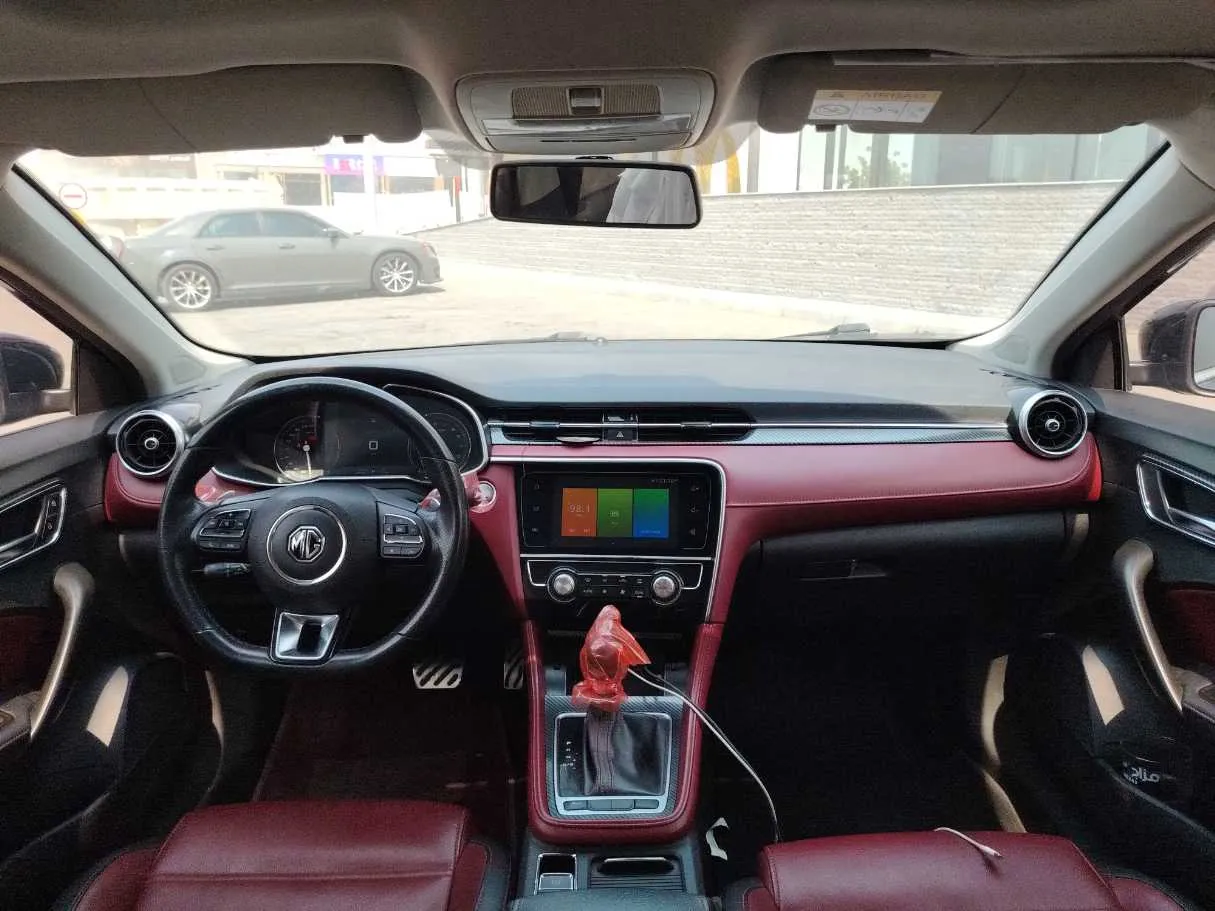 Car image 18