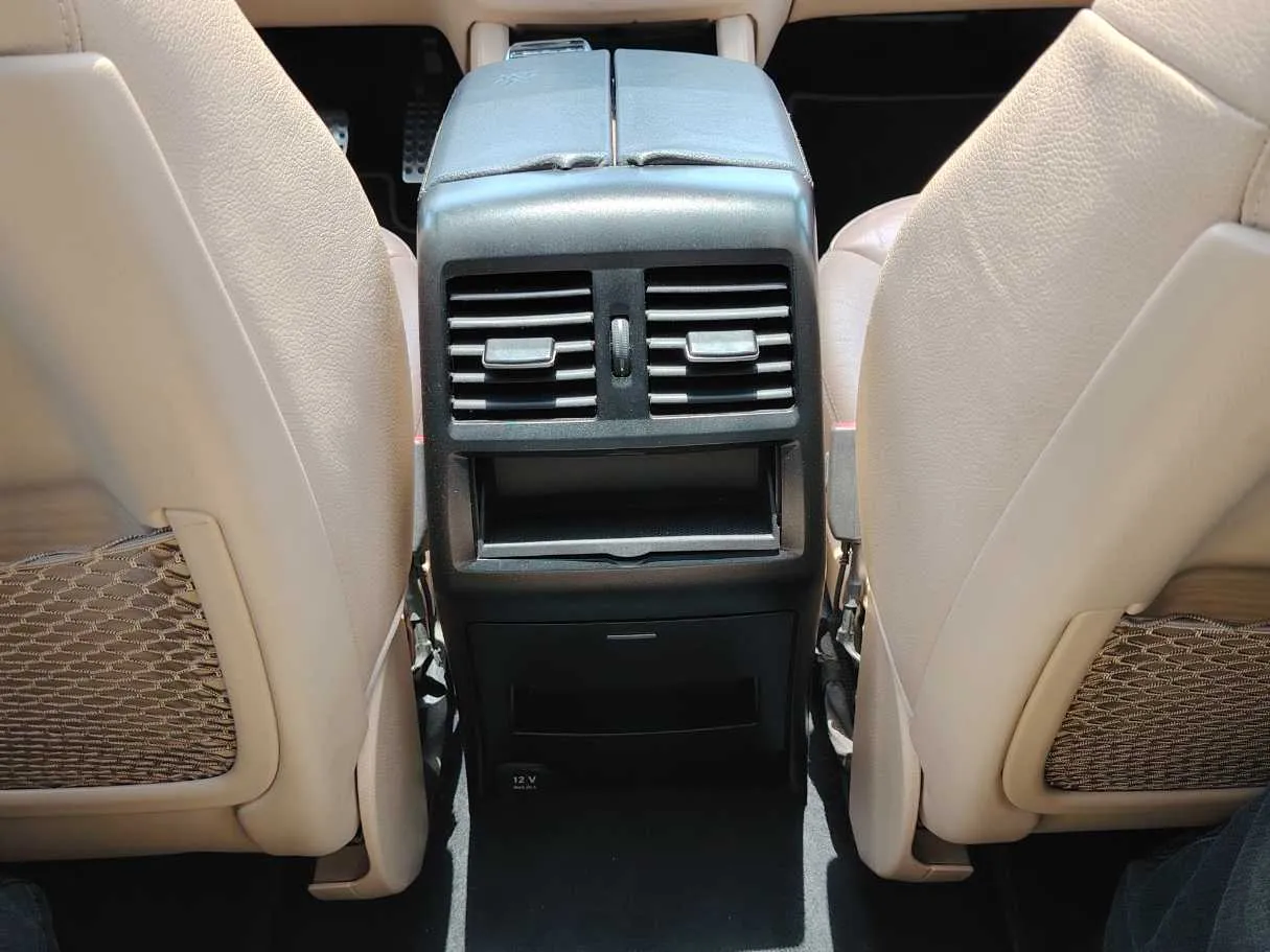 Car image 29