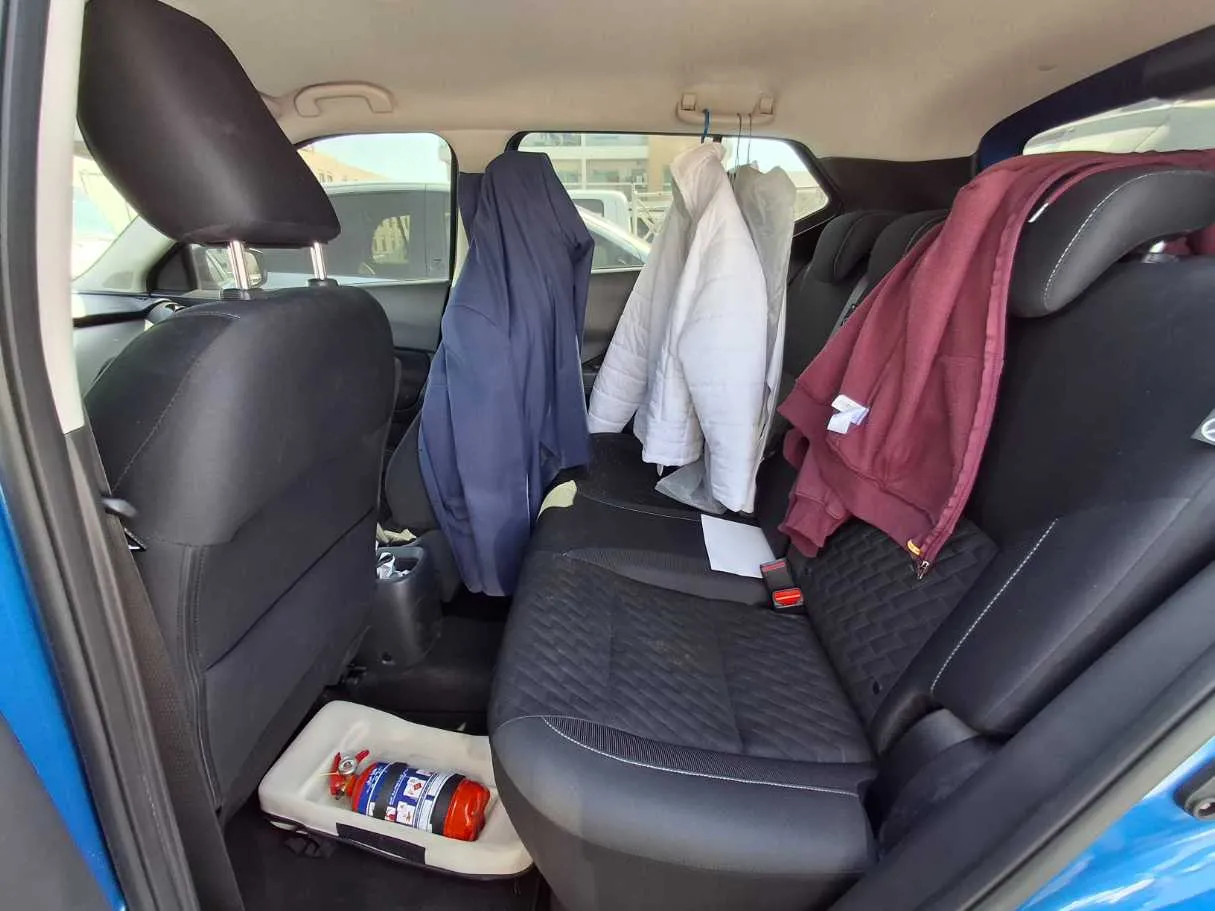 Car image 13