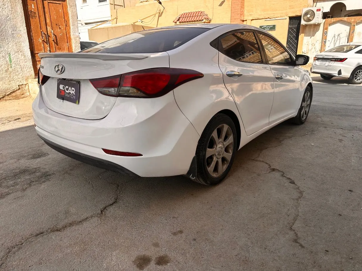 Car image 5