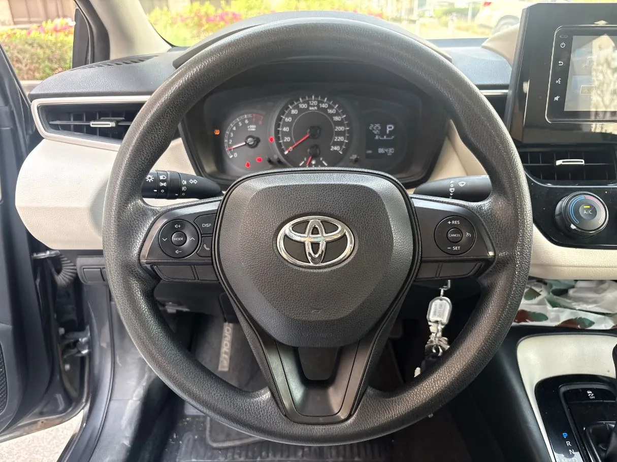 Car image 23