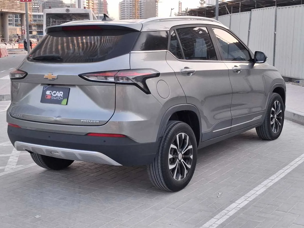 Car image 5