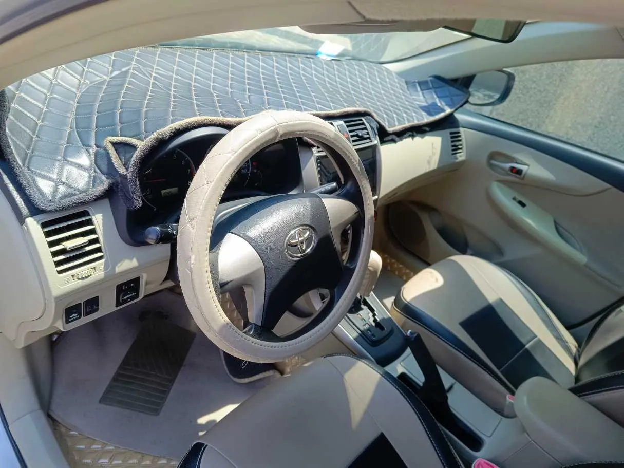 Car image 14