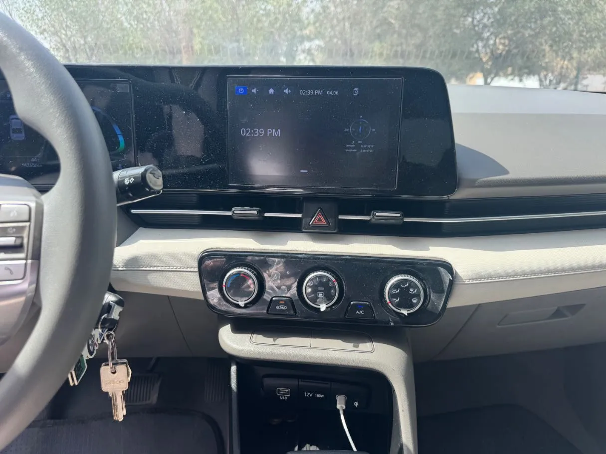 Car image 16