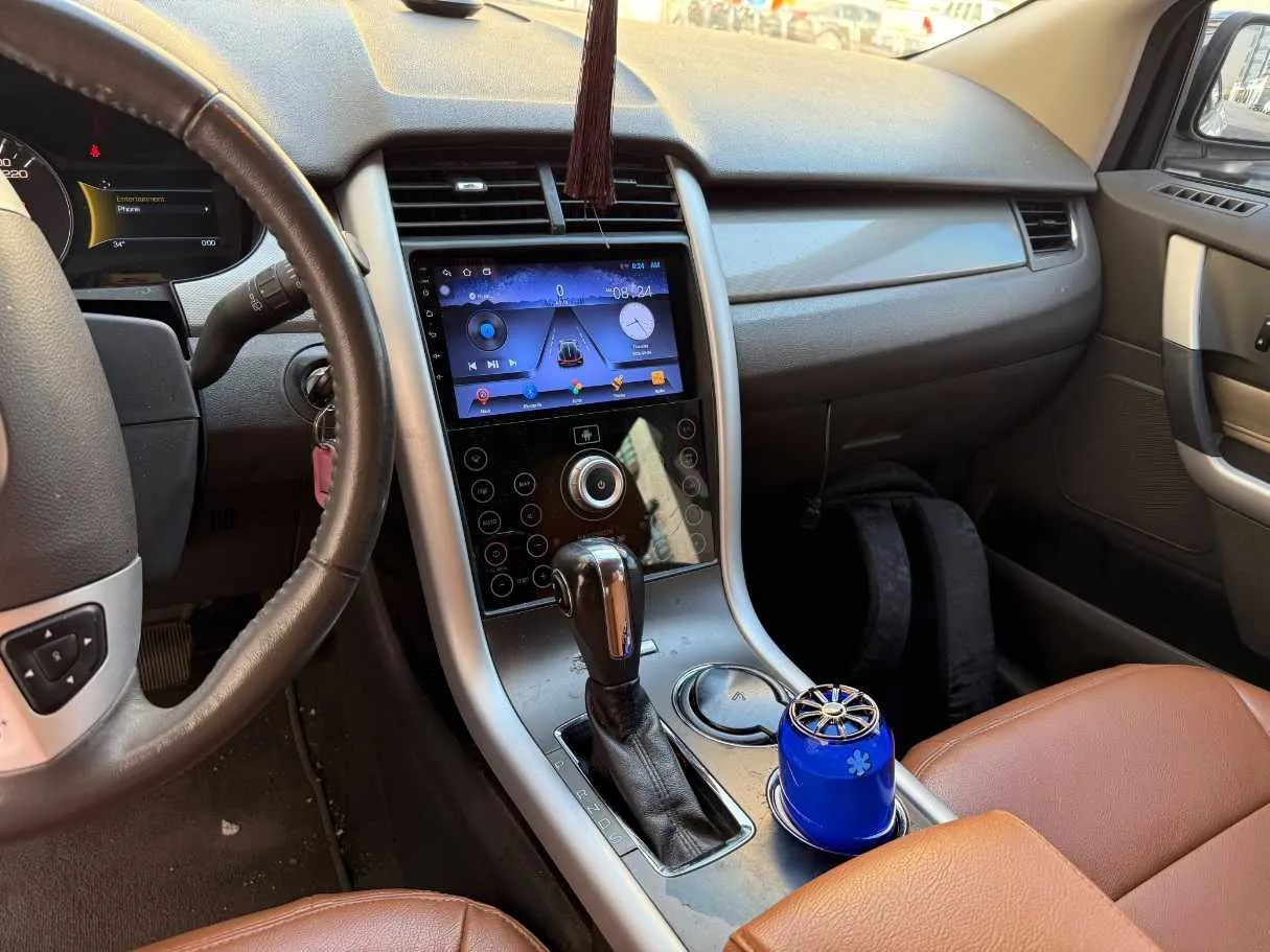 Car image 11